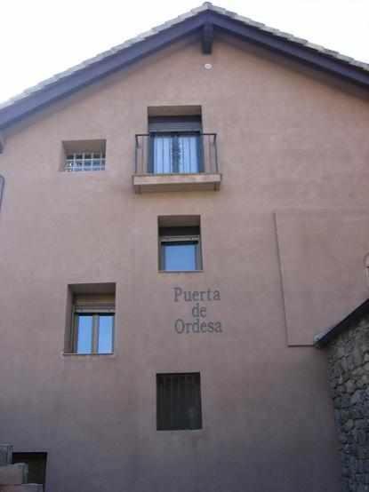 Apartamentos Puerta De Ordesa Laspuña Exterior foto